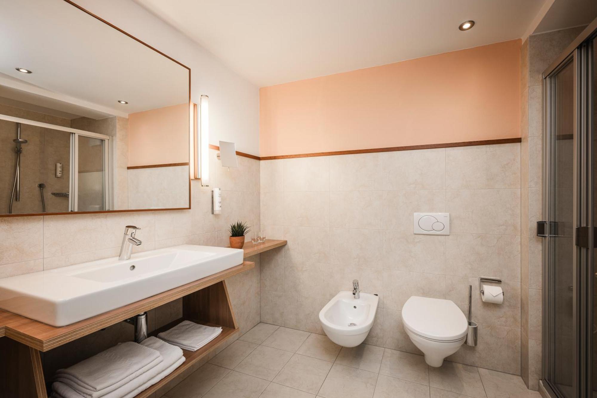Hotel Clara Vahrn Екстер'єр фото